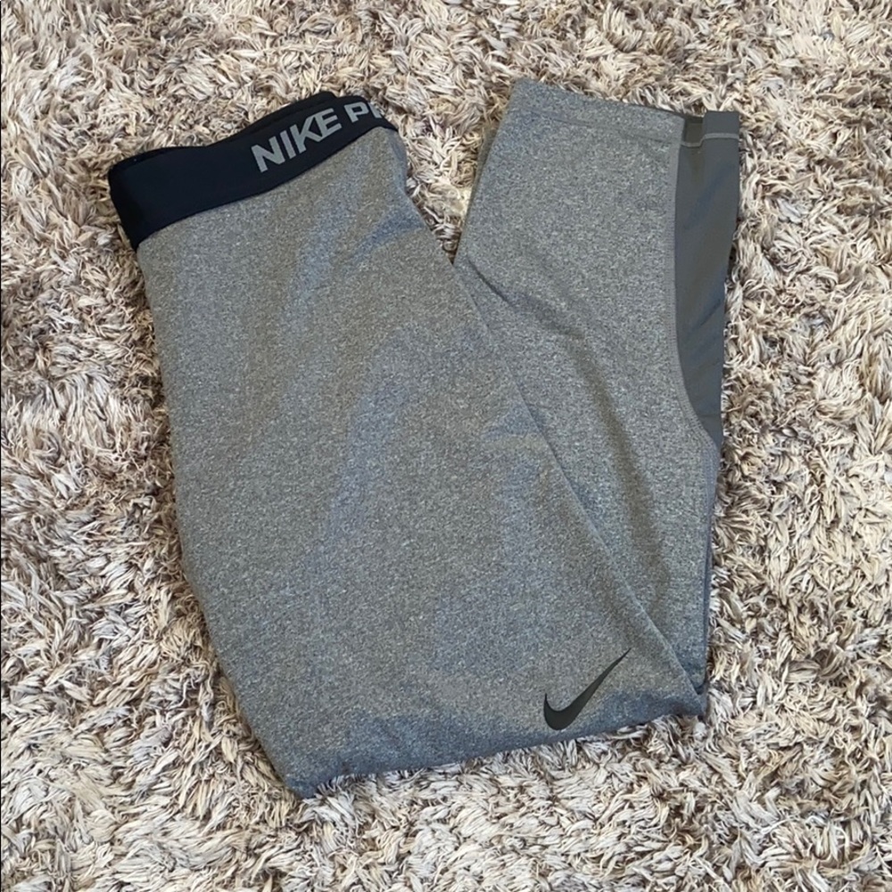 grey nike pro dri-fit capri leggings